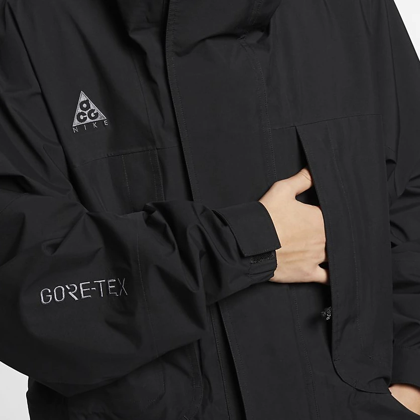 Nike ACG Jackets Black Hooded Moderate
